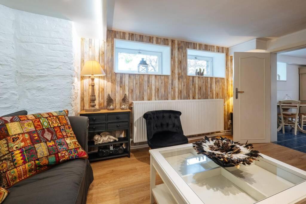 Gite De Charme Au Milieu Du Monde Namur Exterior foto